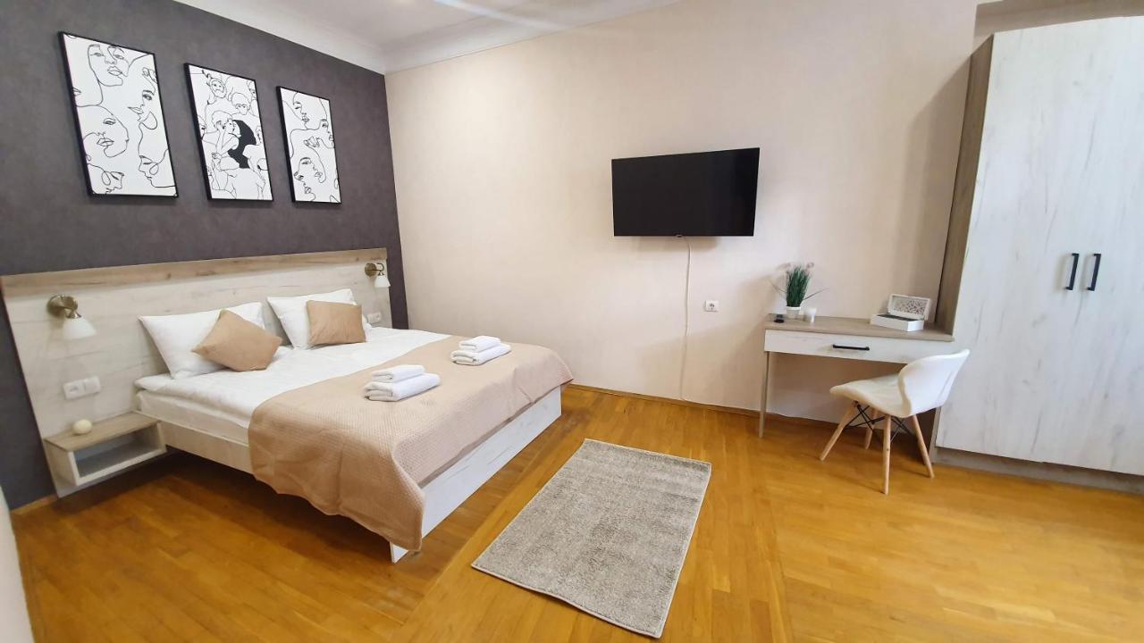 Demar Apart Herzena Lviv Extérieur photo