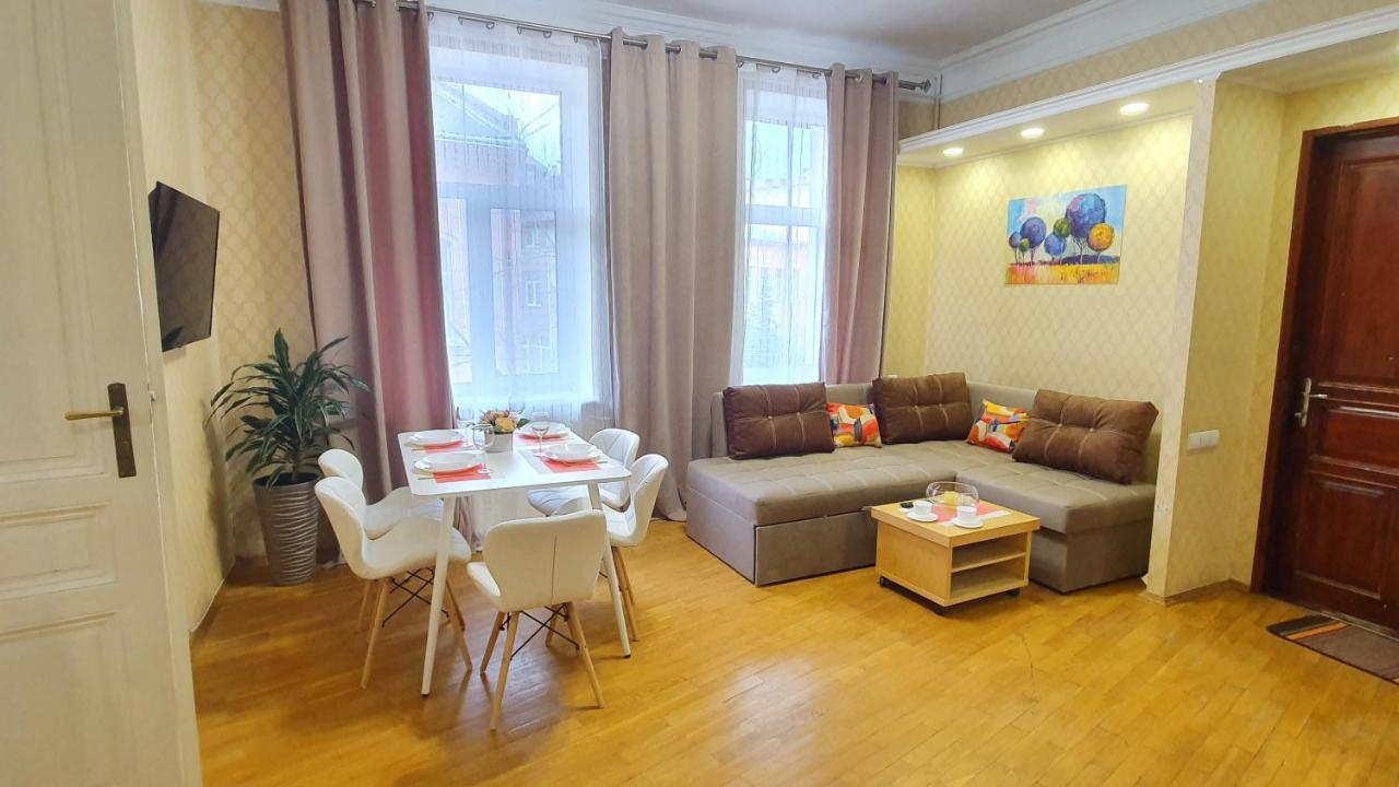 Demar Apart Herzena Lviv Extérieur photo