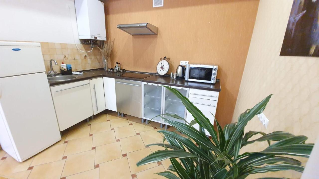 Demar Apart Herzena Lviv Extérieur photo