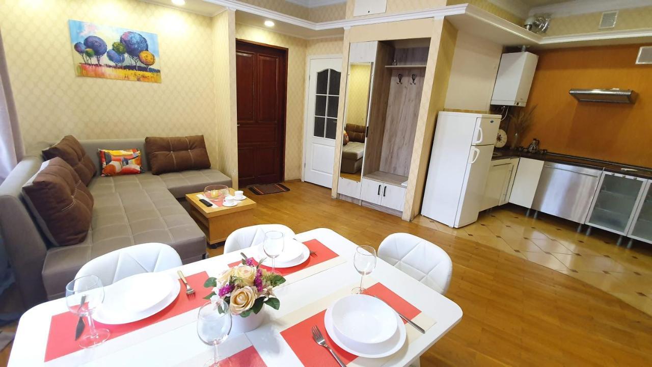 Demar Apart Herzena Lviv Extérieur photo