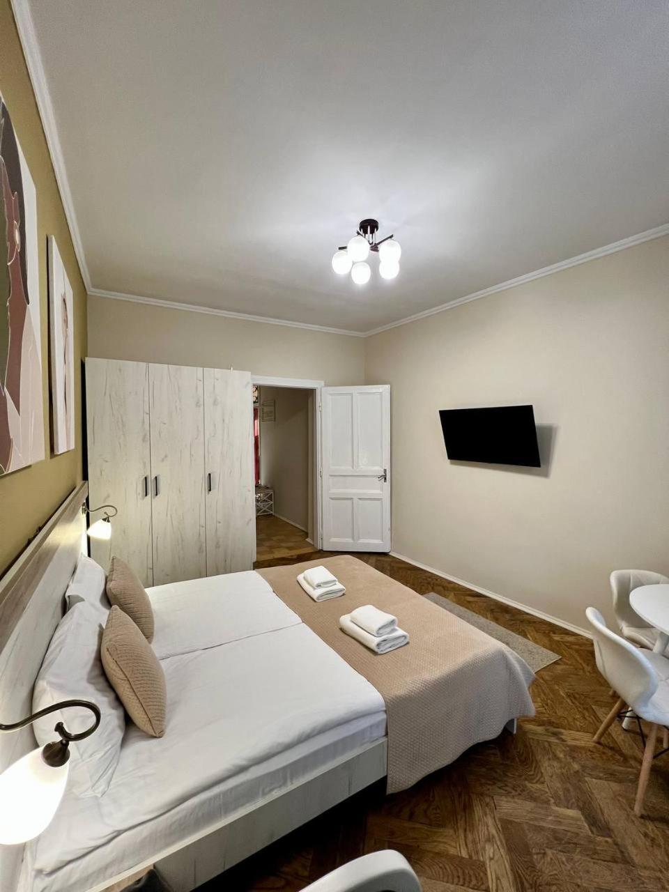 Demar Apart Herzena Lviv Extérieur photo